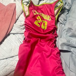 I’m selling a dress and it’s a larger